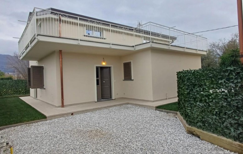 Villa singola in vendita a Massa