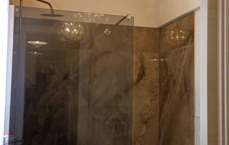 Magazzino in vendita a Massa