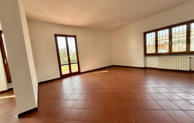 Bifamiliare in vendita a Massa