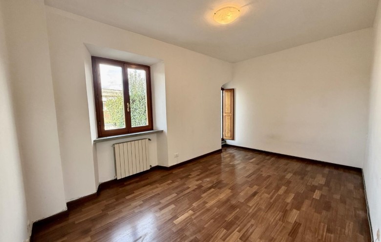 Bifamiliare in vendita a Massa