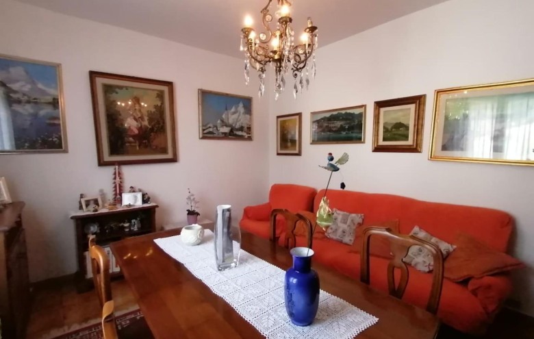 Porzione di casa in vendita a Massa