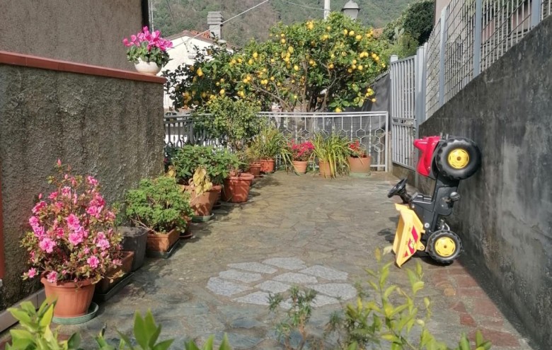 Porzione di casa in vendita a Massa