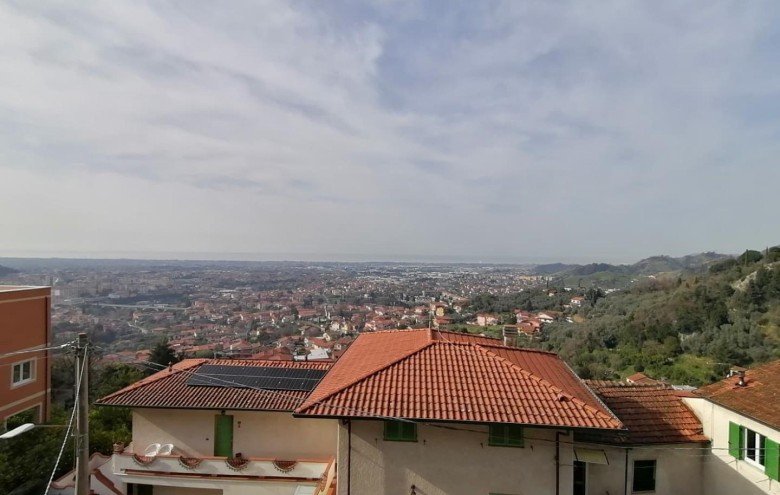 Porzione di casa in vendita a Massa