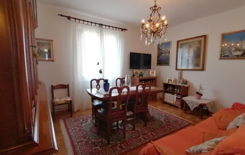 Porzione di casa in vendita a Massa