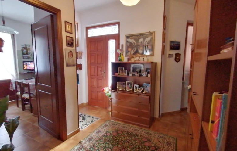 Porzione di casa in vendita a Massa