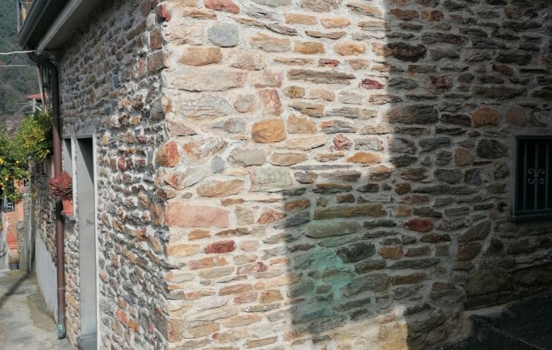 Porzione di casa in vendita a Massa