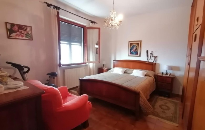 Porzione di casa in vendita a Massa