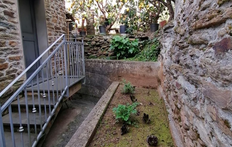 Porzione di casa in vendita a Massa