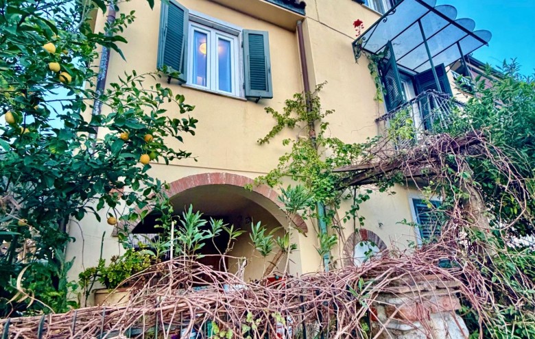 Appartamento in vendita a Massa