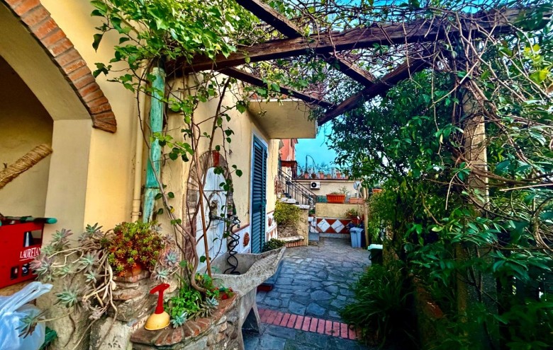 Appartamento in vendita a Massa