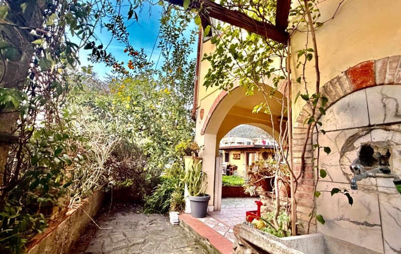 Appartamento in vendita a Massa