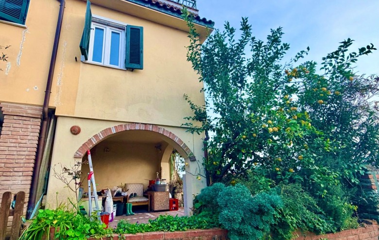 Appartamento in vendita a Massa