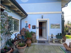 colonicacasale-in-vendita-a-montramito