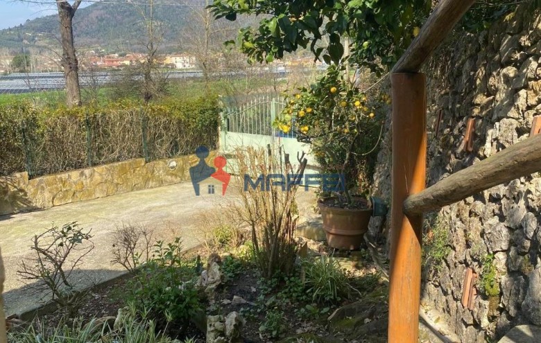 Rustico in vendita a Massarosa