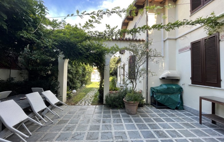 Villa singola in vendita a Pietrasanta