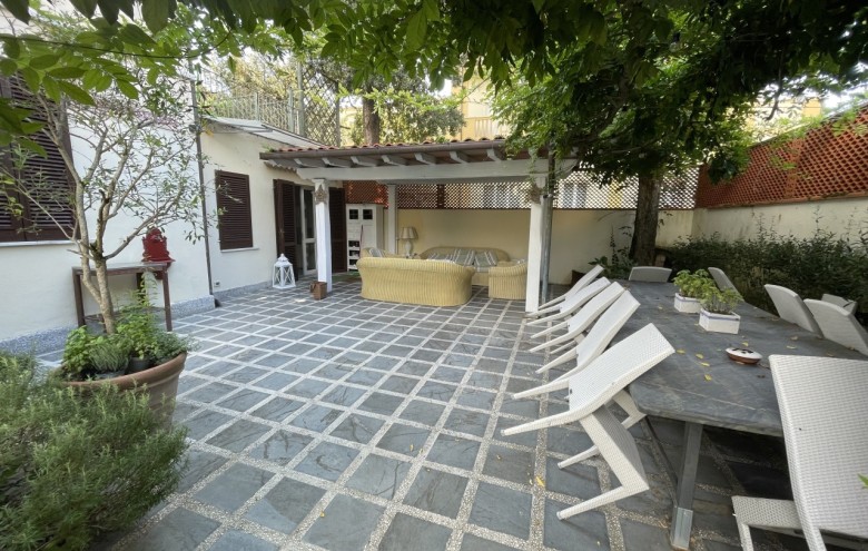 Villa singola in vendita a Pietrasanta