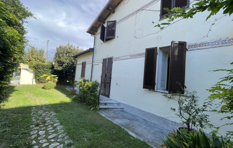 Villa singola in vendita a Pietrasanta