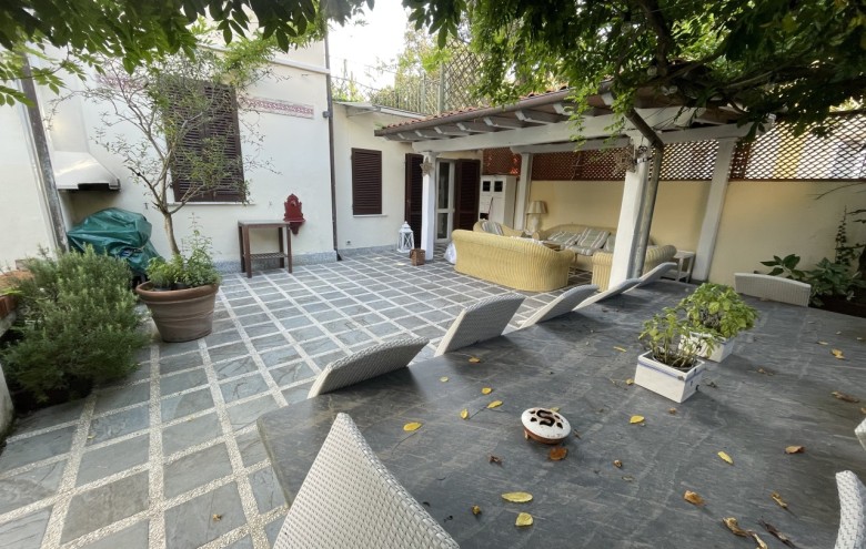 Villa singola in vendita a Pietrasanta