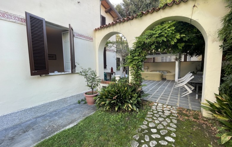 Villa singola in vendita a Pietrasanta