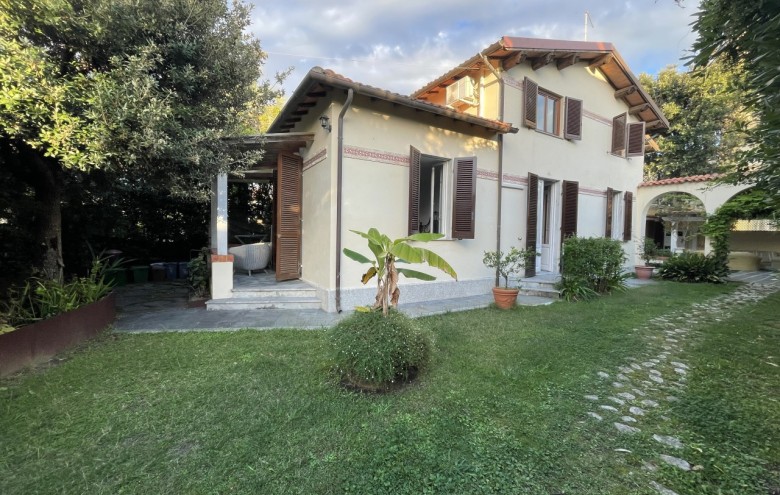 Villa singola in vendita a Pietrasanta