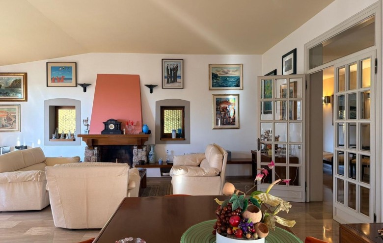 Bifamiliare in vendita a Massa