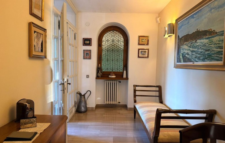 Bifamiliare in vendita a Massa