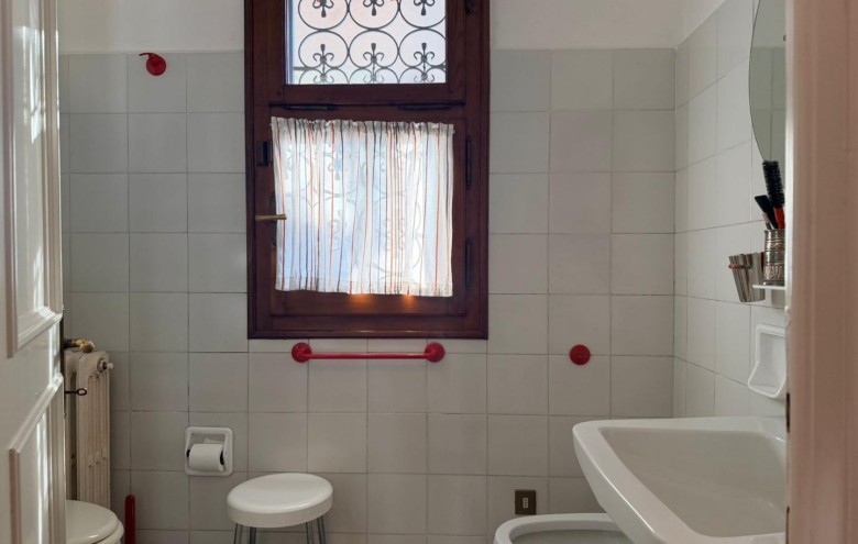 Bifamiliare in vendita a Massa