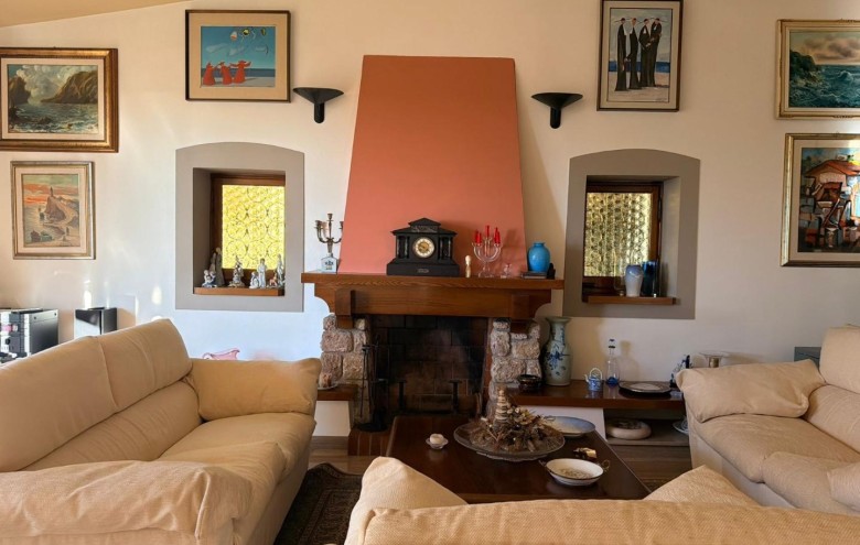 Bifamiliare in vendita a Massa