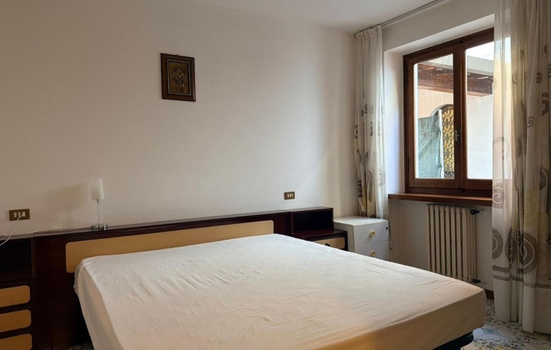 Bifamiliare in vendita a Massa