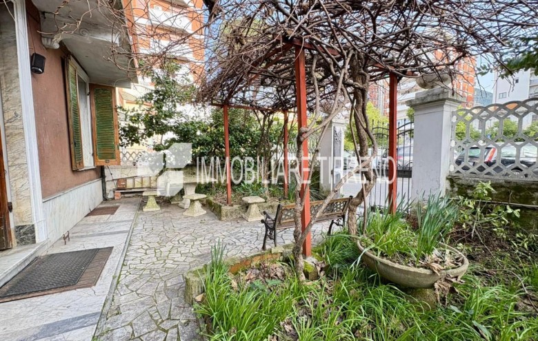 Villa singola in vendita a Massa