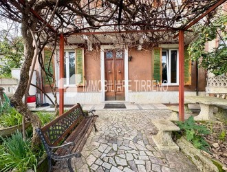 Villa singola in vendita a Massa