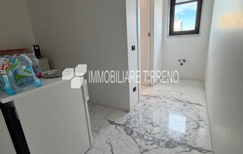 Capannone in vendita a Massa