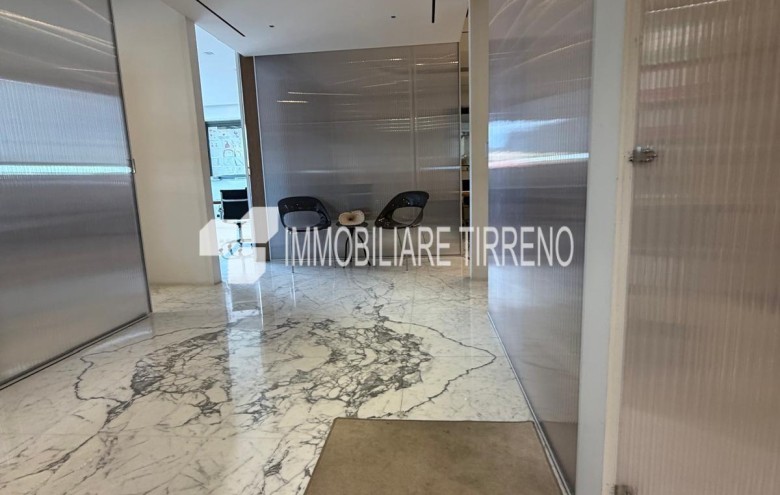 Capannone in vendita a Massa