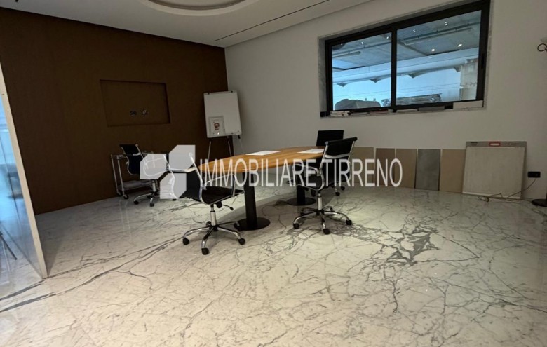 Capannone in vendita a Massa