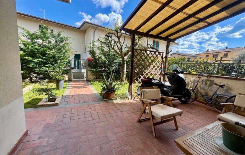 Villetta a schiera in vendita a Massa