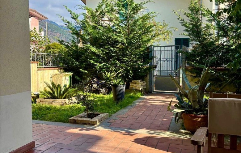 Villetta a schiera in vendita a Massa