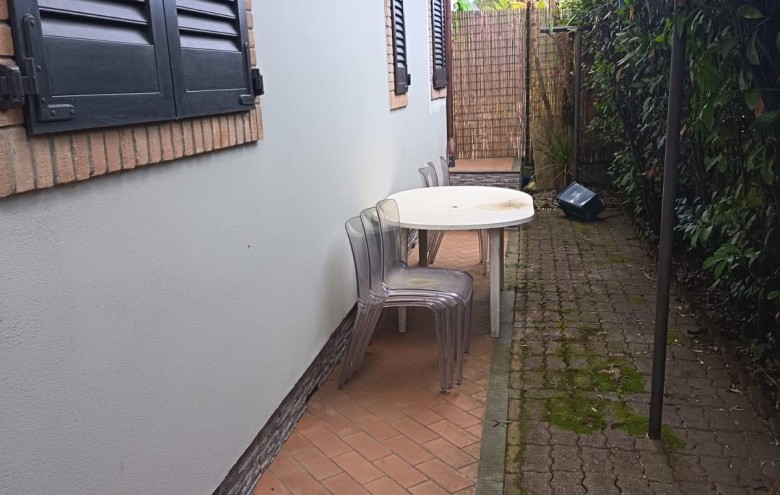 Bifamiliare in vendita a Massa