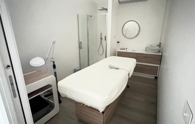 Fondo Commerciale in affitto a Massa