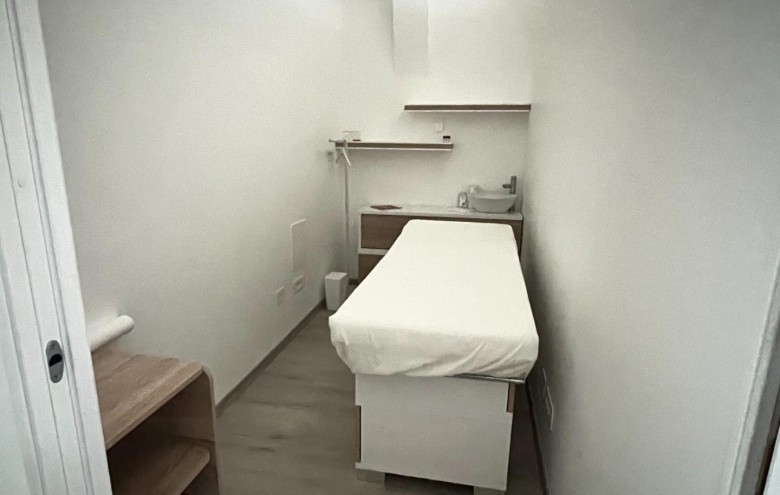 Fondo Commerciale in affitto a Massa