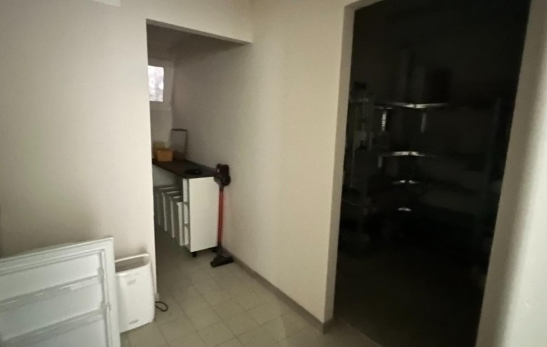 Fondo Commerciale in affitto a Massa