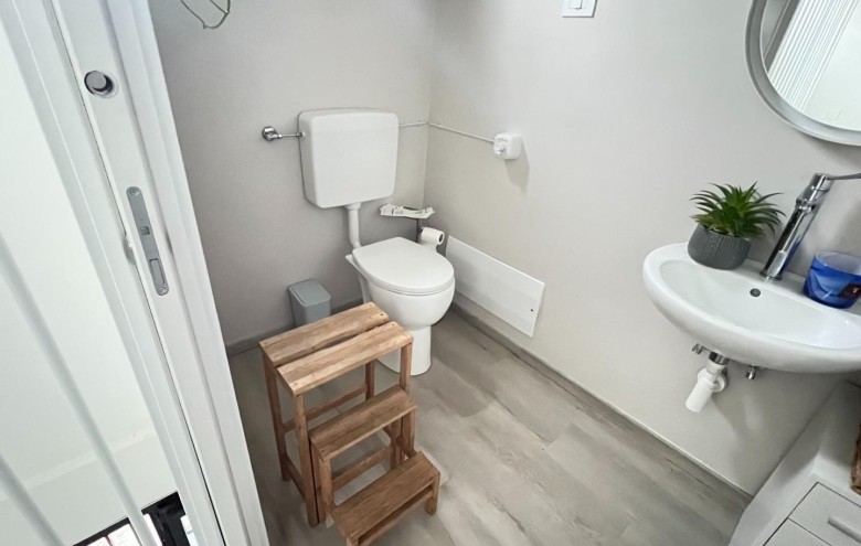 Fondo Commerciale in affitto a Massa