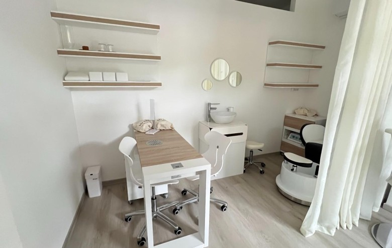 Fondo Commerciale in affitto a Massa