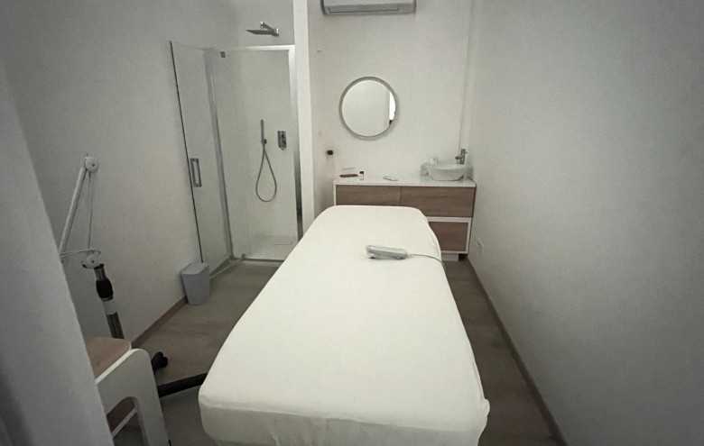 Fondo Commerciale in affitto a Massa