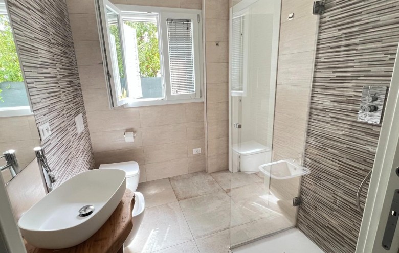 Appartamento in vendita a Montignoso