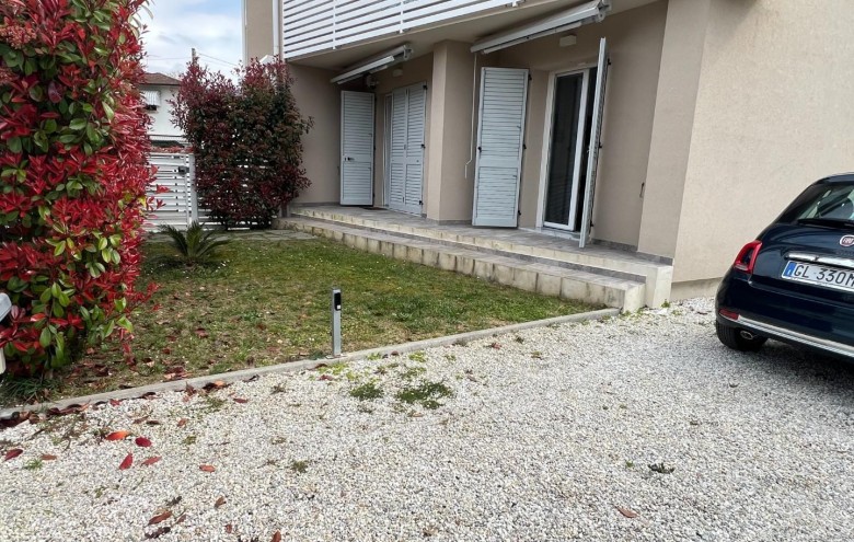 Appartamento in vendita a Montignoso