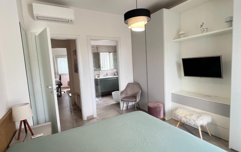 Appartamento in vendita a Montignoso