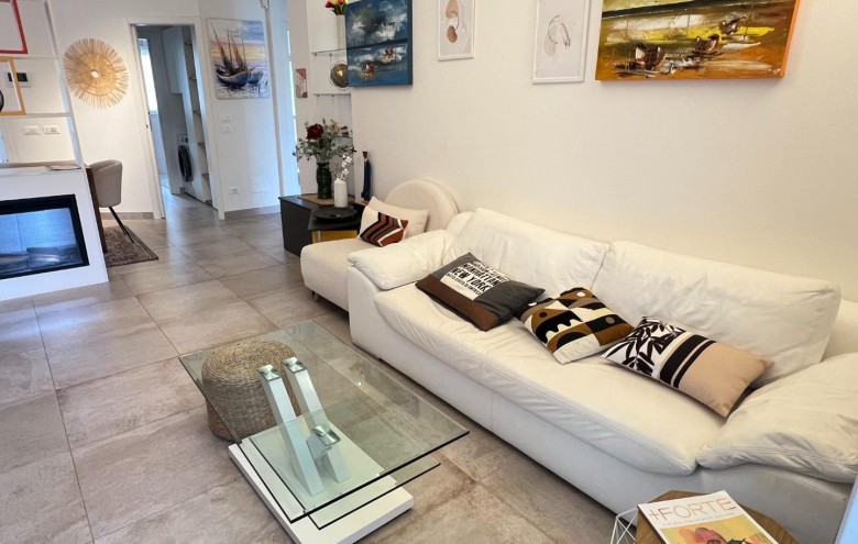 Appartamento in vendita a Montignoso