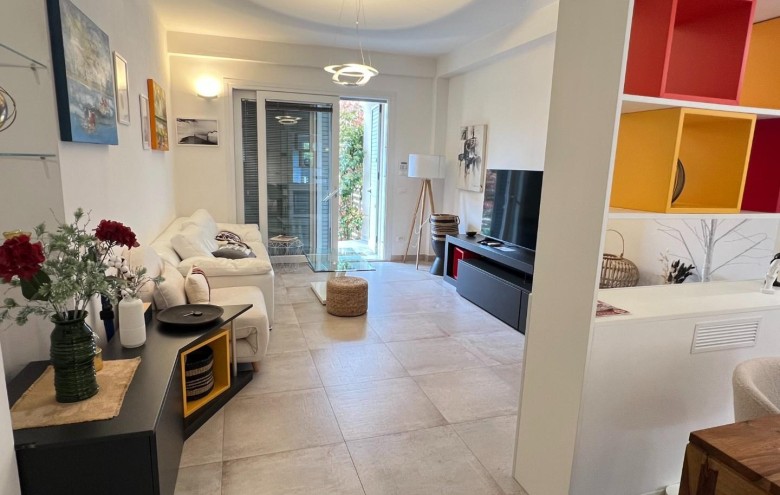 Appartamento in vendita a Montignoso