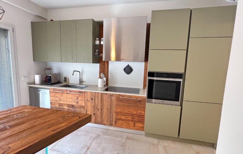 Appartamento in vendita a Montignoso