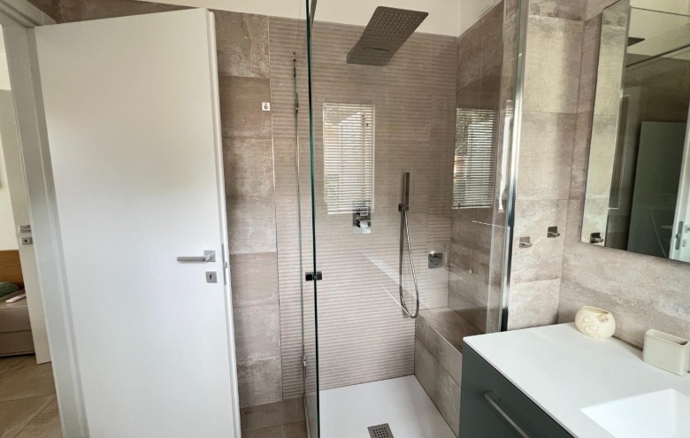 Appartamento in vendita a Montignoso